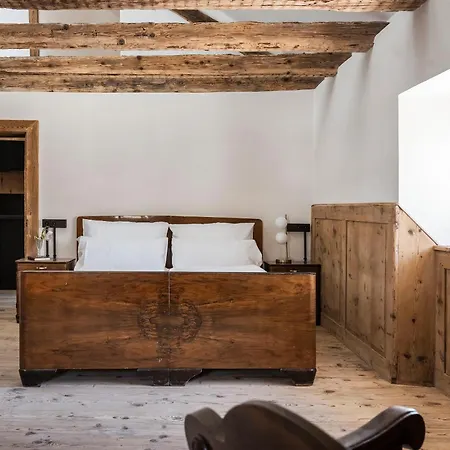 Ansitz Thierburg Merano