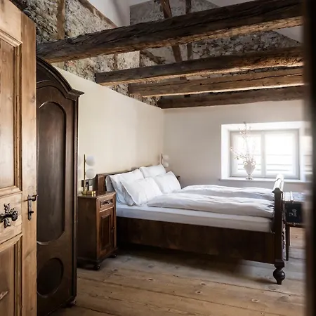 Ansitz Thierburg Apartment Merano