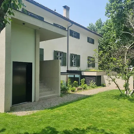 Ansitz Thierburg * Merano